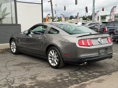 Used 2011 Ford Mustang Premium w/ 202A Rapid Spec Order Code RWD image 9