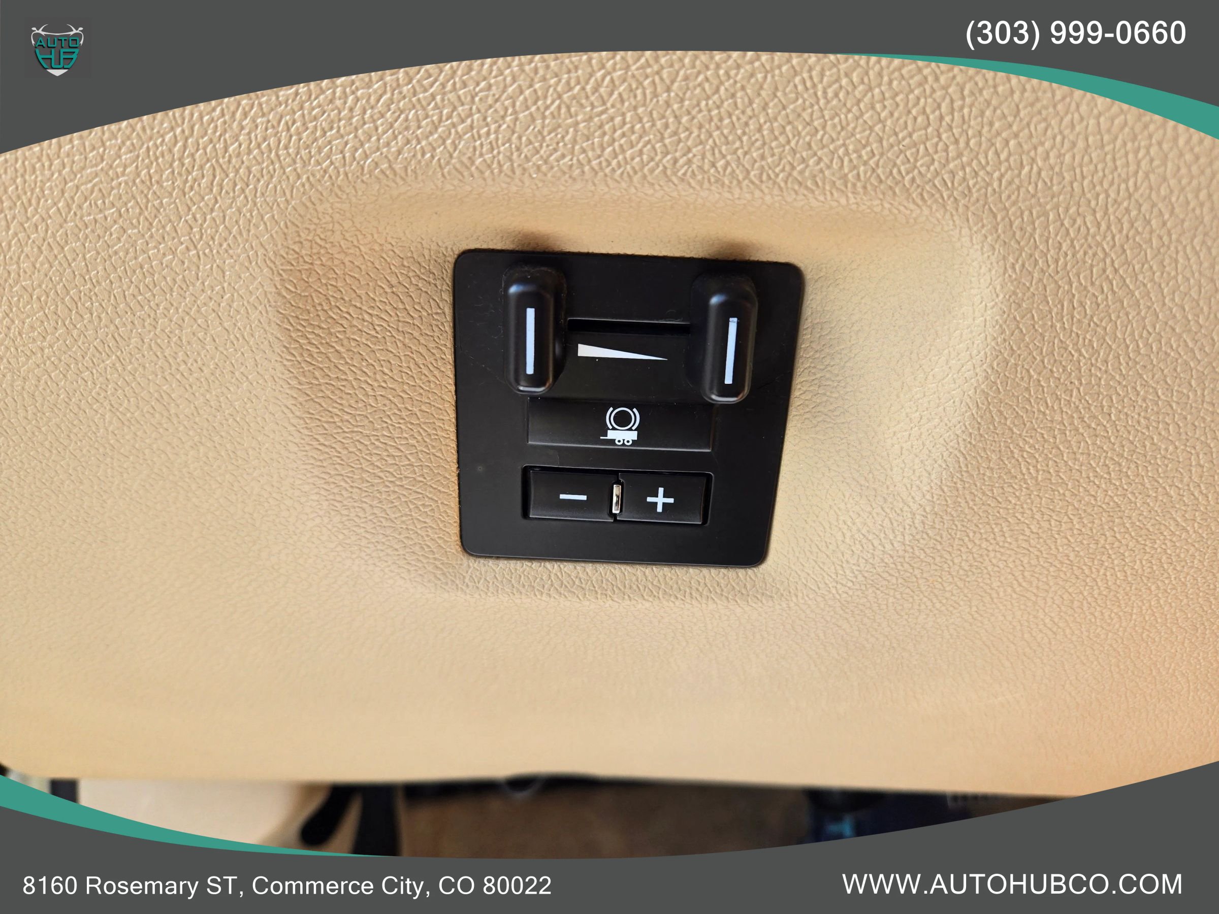Used 2013 Chevrolet Avalanche LTZ AWD/4WD image 24