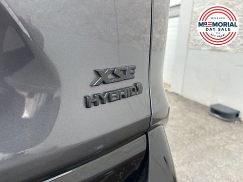 Used 2021 Toyota RAV4 XSE AWD/4WD image 5