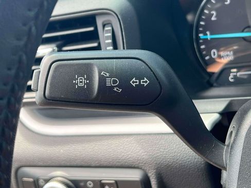 Used 2023 Ford Explorer XLT AWD/4WD image 22