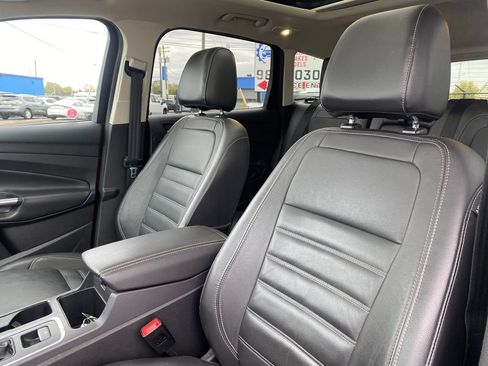 Used 2017 Ford Escape Titanium w/ Canadian Touring Package AWD/4WD image 10