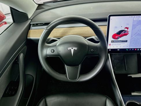 Used 2020 Tesla Model 3 Standard Range Plus RWD image 16