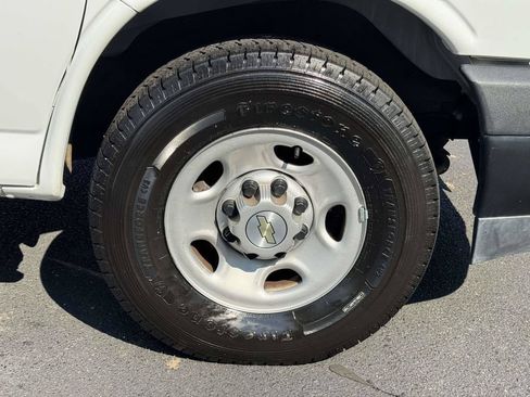 Used 2022 Chevrolet Express 2500 Extended w/ Driver Convenience Package RWD image 26