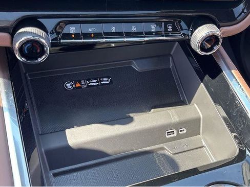 New 2026 Chevrolet Tahoe High Country AWD/4WD image 28