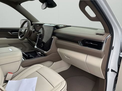 New 2026 GMC Yukon Denali image 13