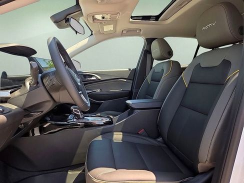 New 2026 Chevrolet Trax ACTIV w/ Sunroof Package FWD image 16