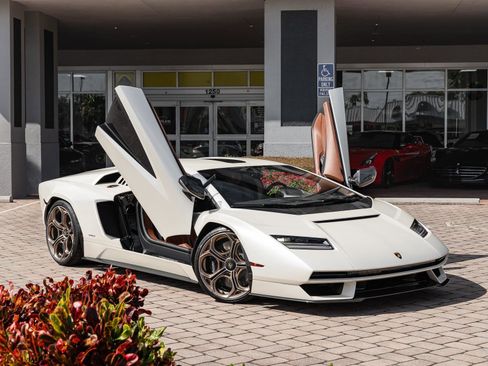 Used 2022 Lamborghini Aventador Countach image 14
