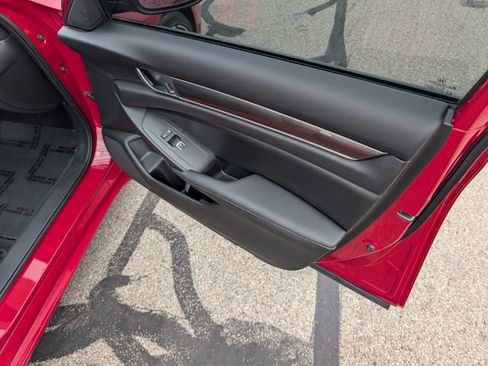 Used 2020 Honda Accord Sport image 4