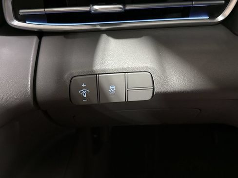 Used 2024 Hyundai Elantra SEL FWD image 19