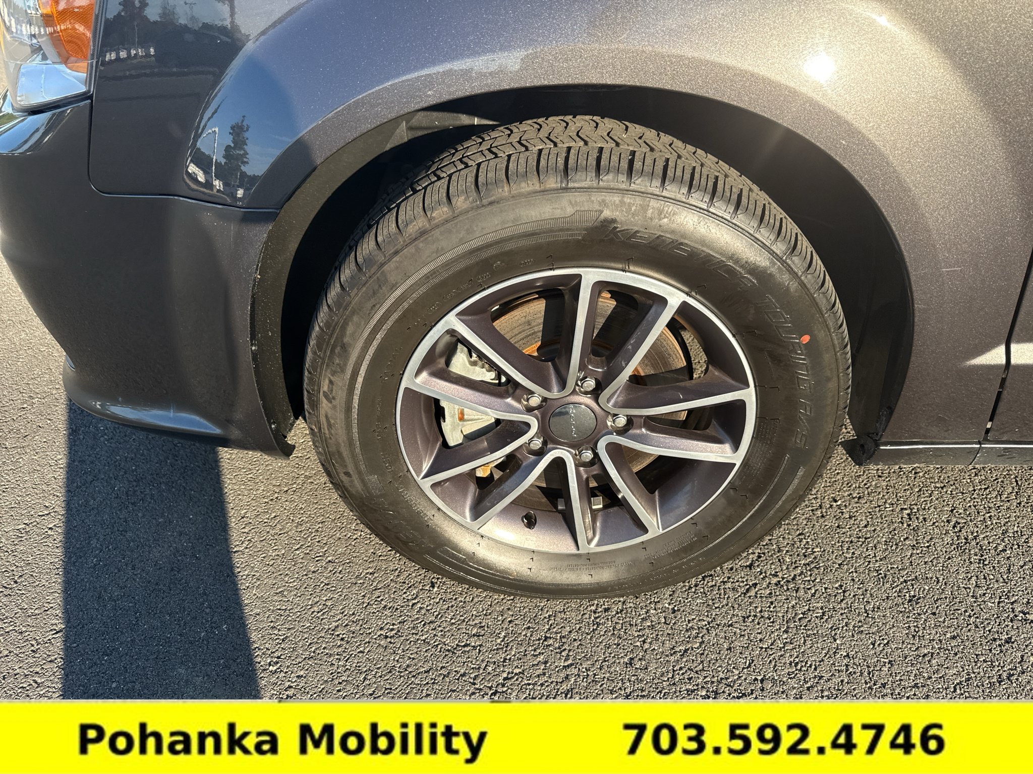 Used 2017 Dodge Grand Caravan SXT FWD image 27