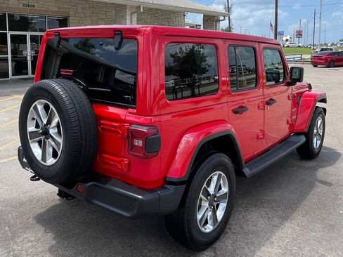 Used 2019 Jeep Wrangler Unlimited Sahara AWD/4WD image 8