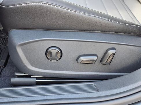 New 2026 Volkswagen Jetta SE FWD image 20