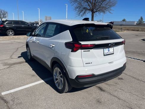 New 2027 Chevrolet Bolt LT w/ Comfort Package image 5