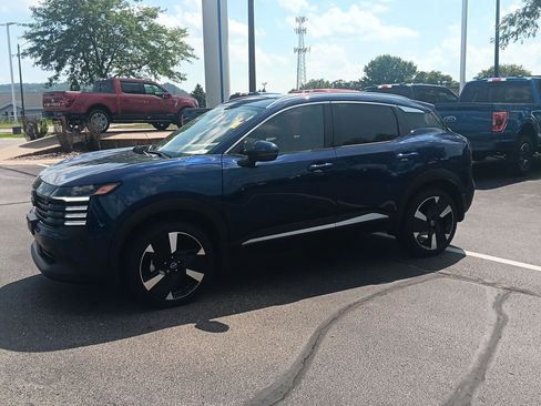 Used 2025 Nissan Kicks SR FWD image 11