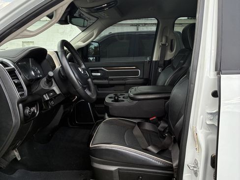Used 2024 RAM 2500 Laramie w/ Safety Group AWD/4WD image 2