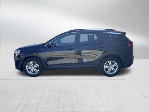 Used 2022 GMC Terrain SLE w/ Driver Convenience Package image 4