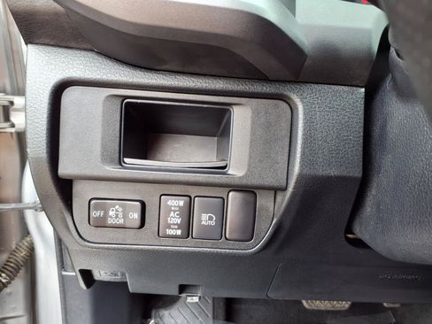Used 2018 Toyota Tacoma TRD Sport RWD image 16