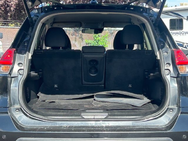 Used 2020 Nissan Rogue SV AWD/4WD image 32