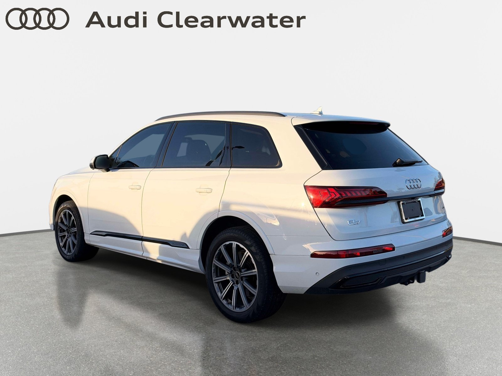 Used 2023 Audi Q7 2.0T Premium Plus w/ Premium Plus Package AWD/4WD image 2