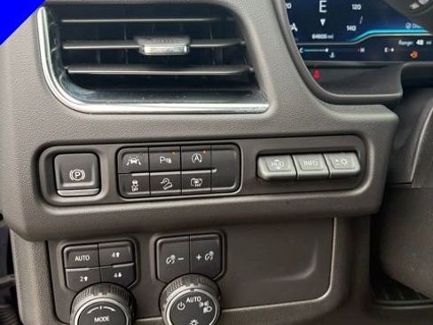 Used 2024 Chevrolet Suburban Premier w/ Premium Package 2 AWD/4WD image 14