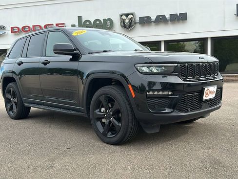 Used 2024 Jeep Grand Cherokee Limited w/ Luxury Tech Group II AWD/4WD image 1