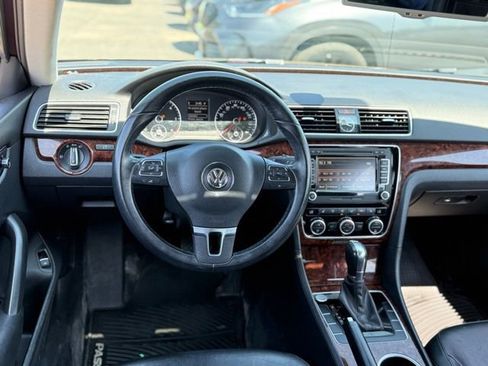 Used 2013 Volkswagen Passat TDI SEL Premium FWD image 6