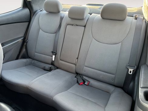 Used 2015 Hyundai Elantra SE image 13