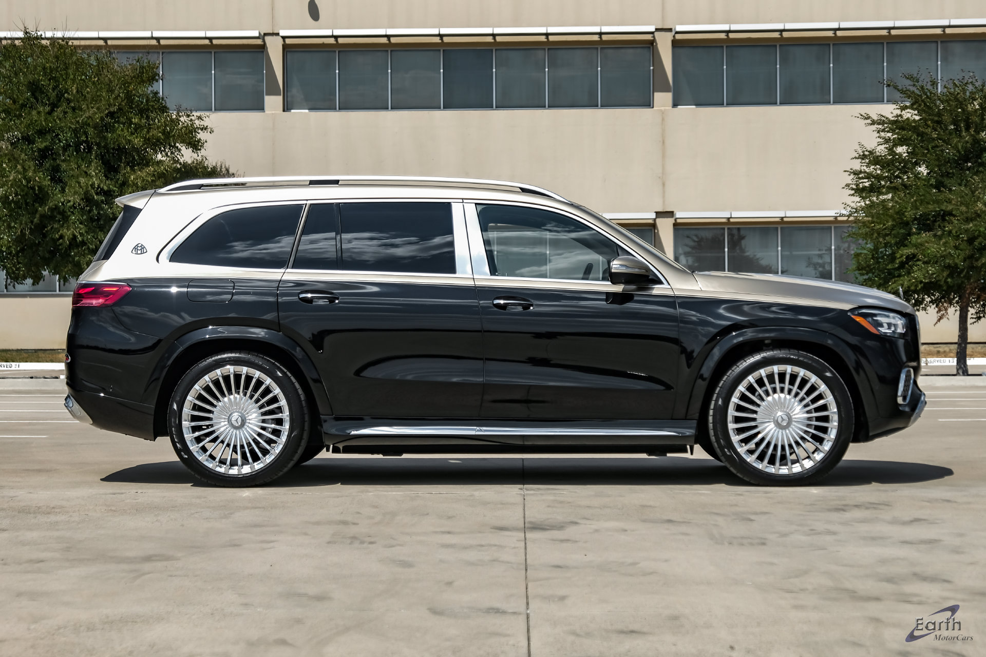 Used 2024 Mercedes-Benz Maybach GLS 600 4MATIC image 22