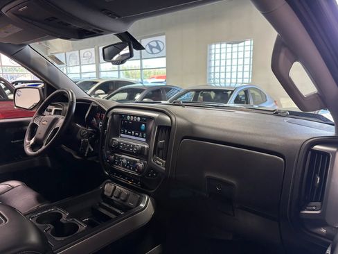 Used 2017 Chevrolet Silverado 1500 LTZ Z71 w/ LTZ Plus Package AWD/4WD image 8