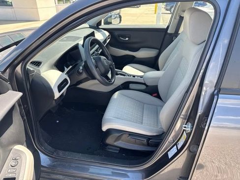Used 2023 Honda HR-V LX image 6