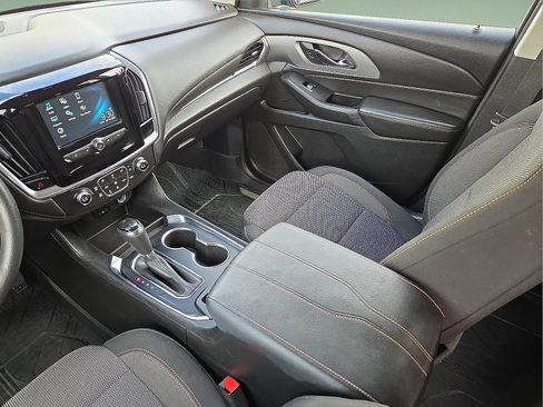 Used 2018 Chevrolet Traverse LS w/ LPO, Black Accent Package FWD image 11