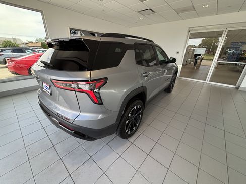 Used 2025 Chevrolet Equinox RS w/ Safety and Technology Package FWD image 7