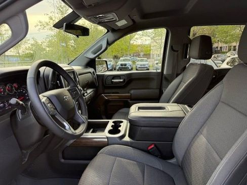 Used 2022 Chevrolet Silverado 1500 LT Trail Boss image 3