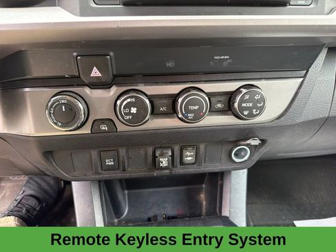 Used 2019 Toyota Tacoma SR5 AWD/4WD image 14