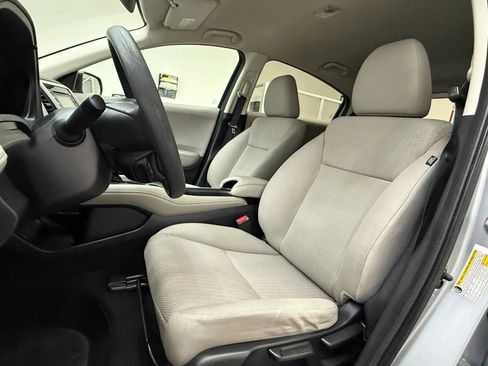 Used 2018 Honda HR-V LX image 13