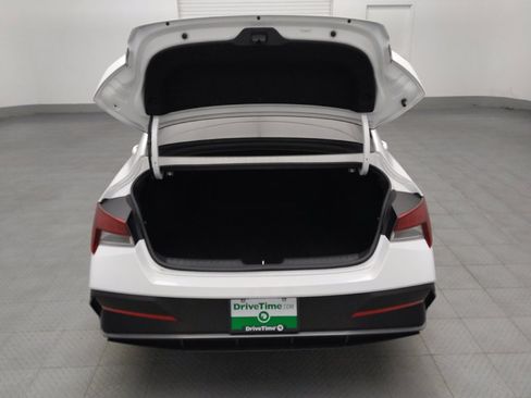Used 2025 Hyundai Elantra SE FWD image 29