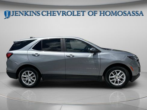 Used 2024 Chevrolet Equinox LT FWD image 2