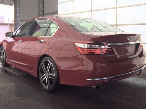 Used 2017 Honda Accord Sport image 5