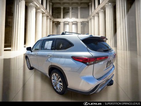 Used 2022 Toyota Highlander Platinum FWD image 7