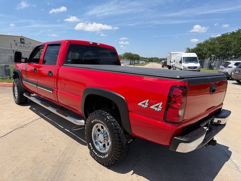 Used 2006 Chevrolet Silverado 2500 LT w/ Heavy-Duty Power Package AWD/4WD image 17