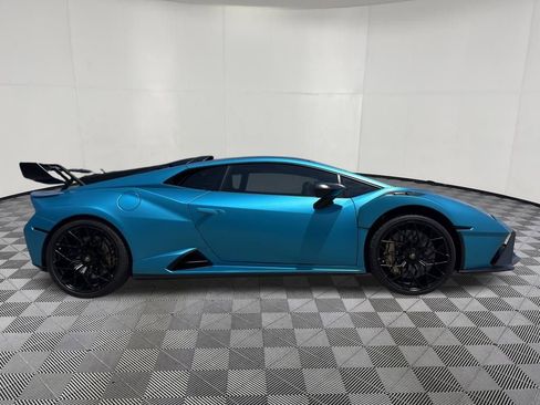 Used 2022 Lamborghini Huracan STO RWD image 3