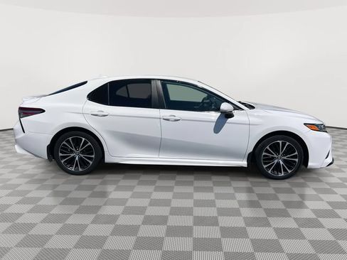 Used 2019 Toyota Camry SE FWD image 5