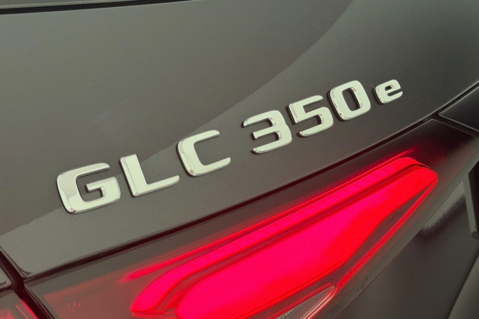 Used 2025 Mercedes-Benz GLC 350e 4MATIC image 8