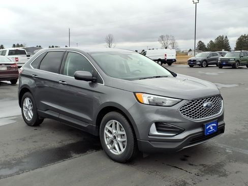 Used 2024 Ford Edge SEL image 8