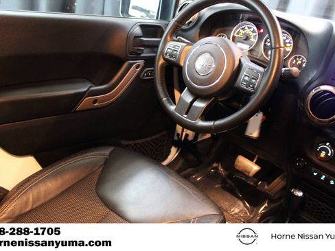 Used 2017 Jeep Wrangler Sahara AWD/4WD image 9