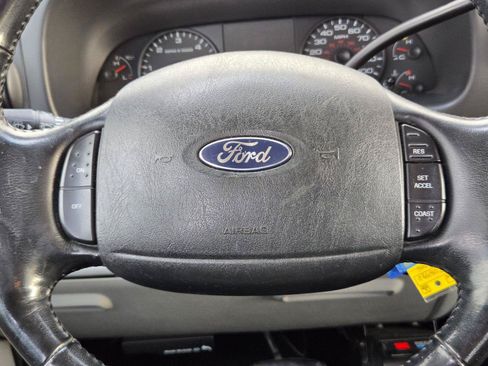 Used 2005 Ford F250 XL AWD/4WD image 16