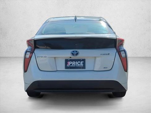 Used 2018 Toyota Prius Two image 6