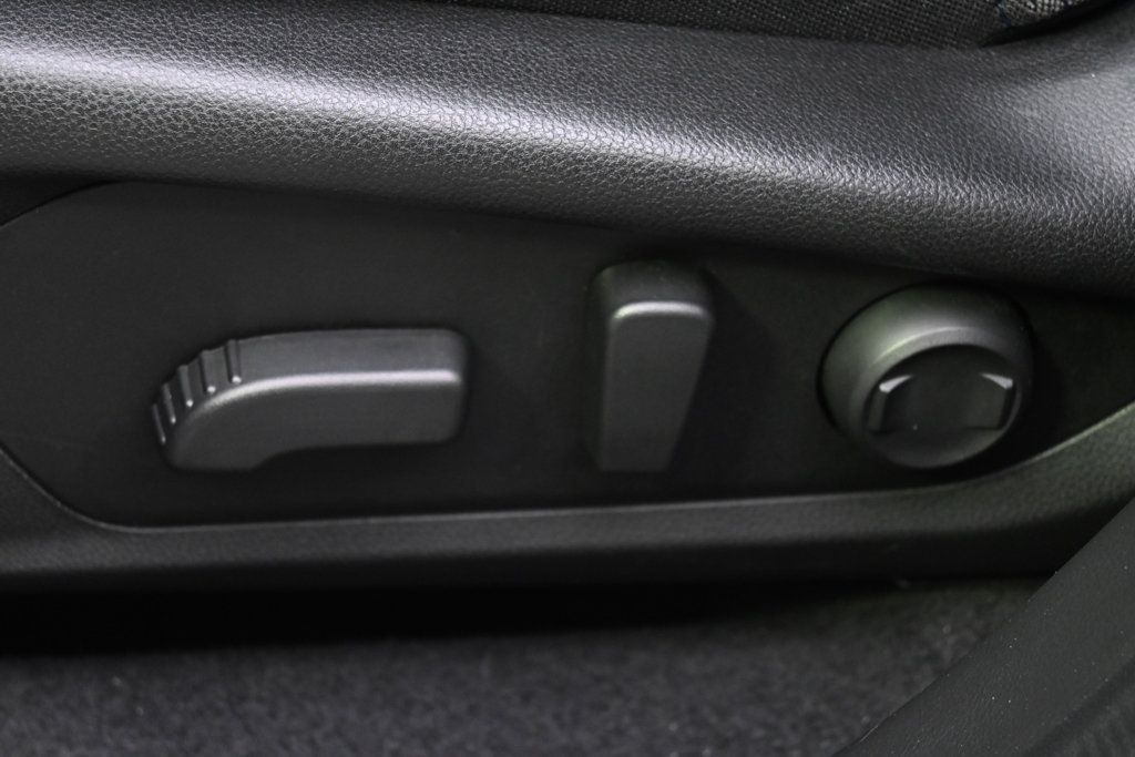 Certified 2025 Subaru Forester Premium AWD/4WD image 14