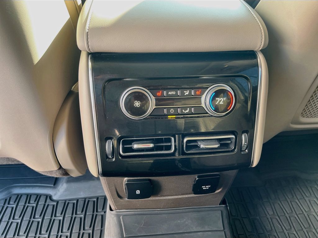 Used 2024 Lincoln Aviator AWD w/ Premium Package image 28