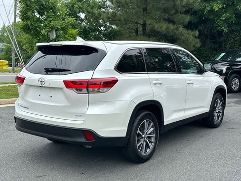 Used 2019 Toyota Highlander XLE FWD image 4
